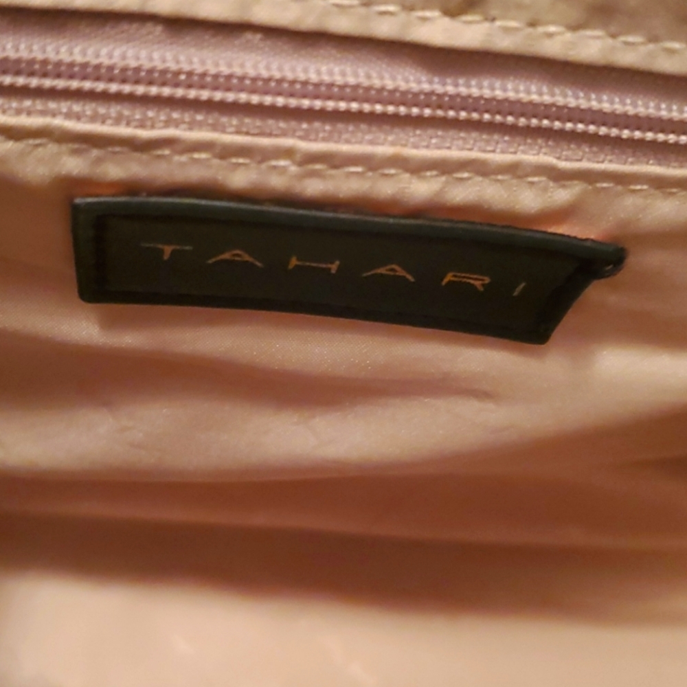 Lovely Tahari purse - Picture 7 of 8